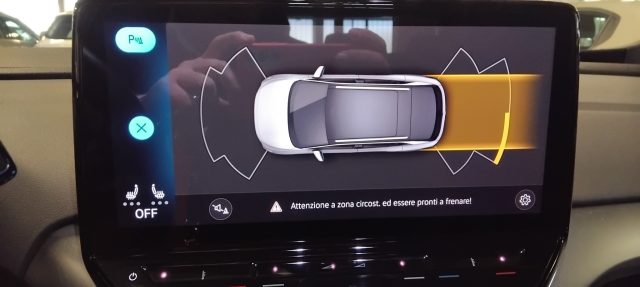 VOLKSWAGEN ID.4 usata, con Sensori di parcheggio posteriori