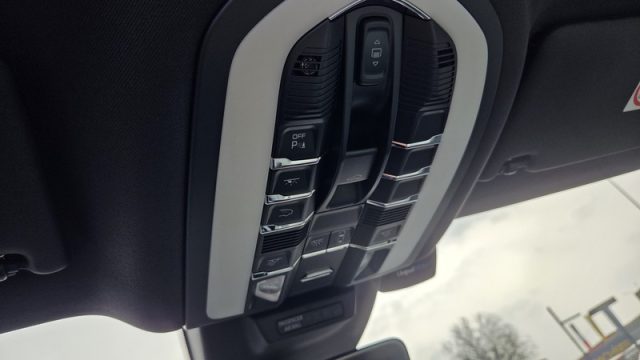 PORSCHE Macan usata, con Volante multifunzione