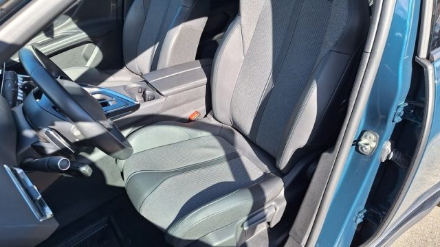 PEUGEOT 3008 usata, con Volante in pelle