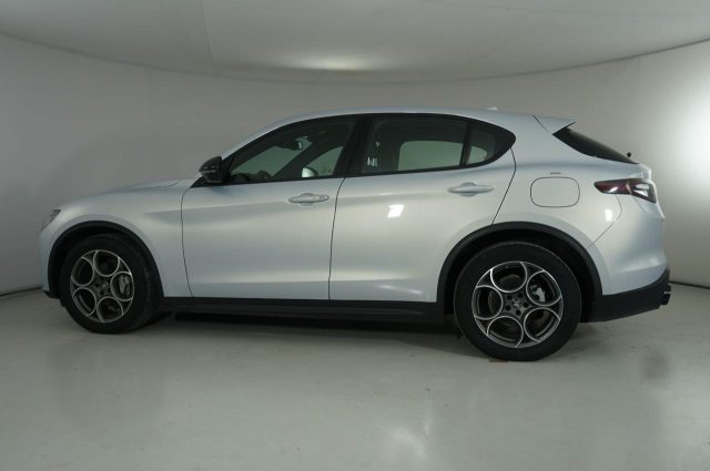 ALFA ROMEO Stelvio usata, con Autoradio digitale