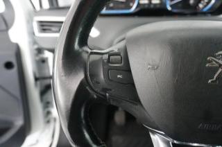 PEUGEOT 2008 usata, con Luci diurne LED