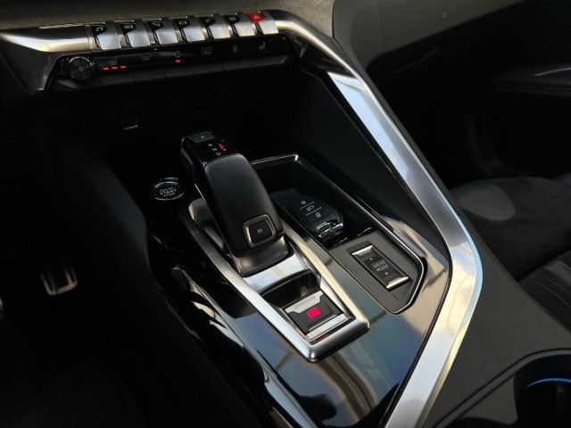 PEUGEOT 3008 usata, con Touch screen