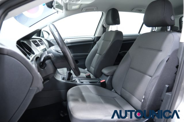 VOLKSWAGEN Golf usata, con Autoradio