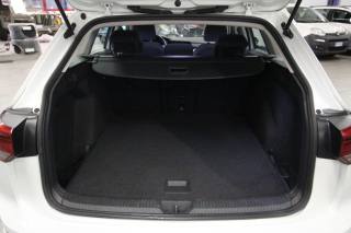 VOLKSWAGEN Golf Variant usata, con Fari LED
