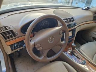 MERCEDES-BENZ E 220 usata 19