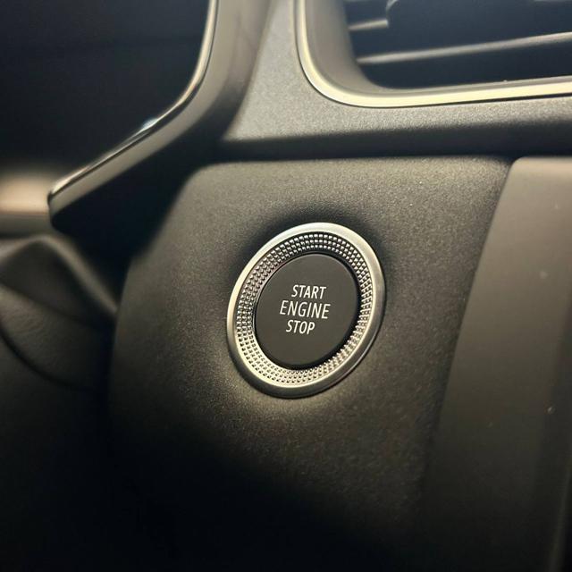 RENAULT Captur usata, con Bracciolo