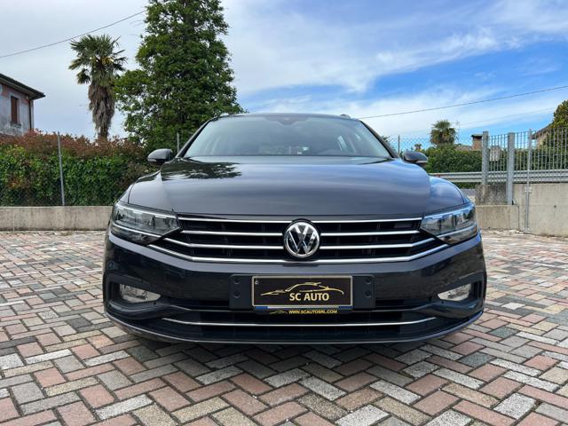 VOLKSWAGEN Passat Variant usata, con Airbag