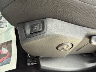 PEUGEOT 3008 usata, con Autoradio digitale
