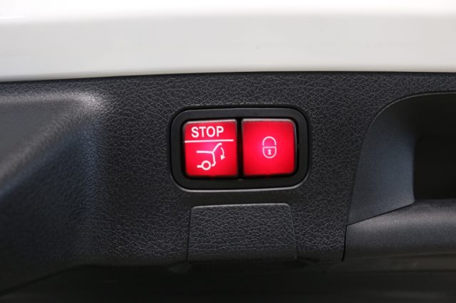 MERCEDES-BENZ CLA 220 usata, con Bluetooth