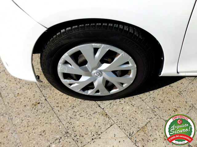 TOYOTA Yaris usata, con Schermo multifunzione interamente digitale