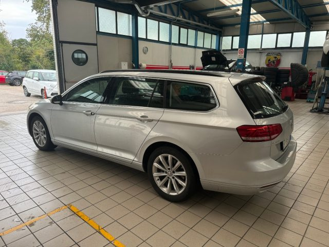 VOLKSWAGEN Passat Variant usata, con Airbag laterali
