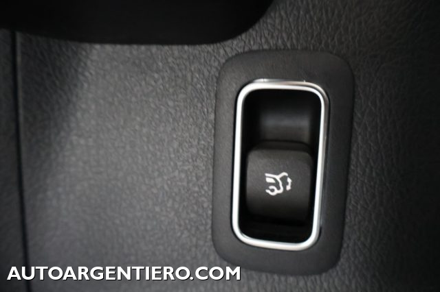 MERCEDES-BENZ GLA 180 usata, con Climatizzatore