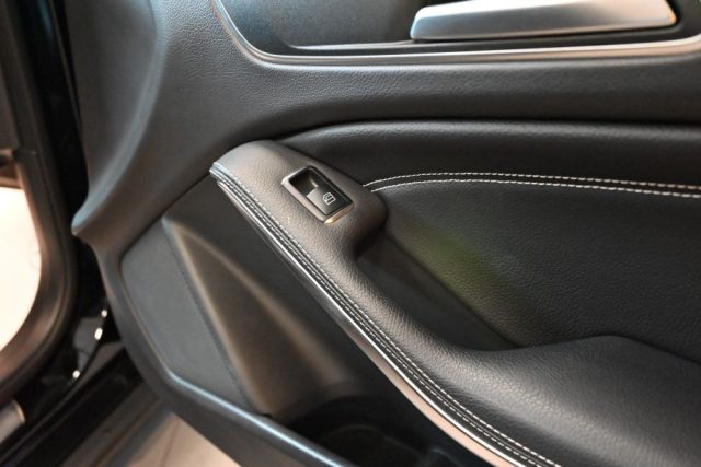 MERCEDES-BENZ GLA 180 usata 61