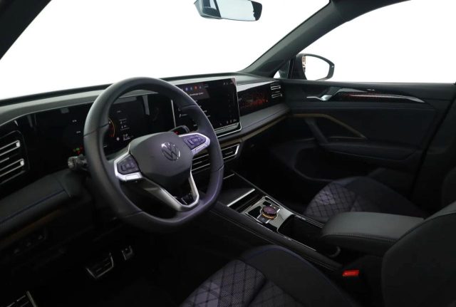 VOLKSWAGEN Tiguan usata, con Autoradio