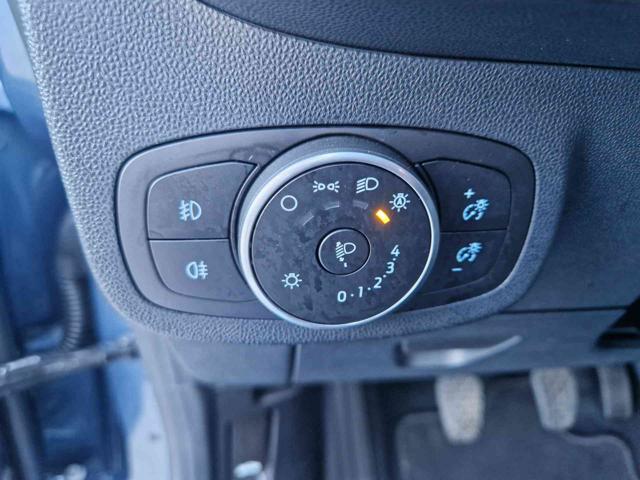 FORD Fiesta usata, con Fari LED