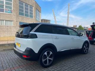 PEUGEOT 5008 usata, con Autoradio