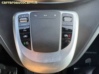 MERCEDES-BENZ V 250 usata, con Leve al volante