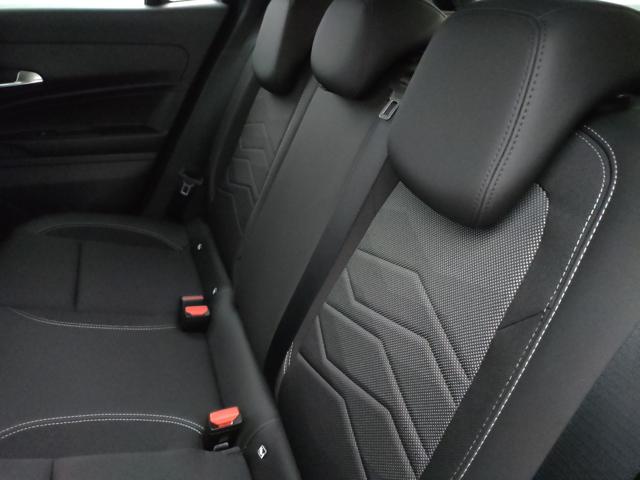 JEEP Avenger usata, con USB