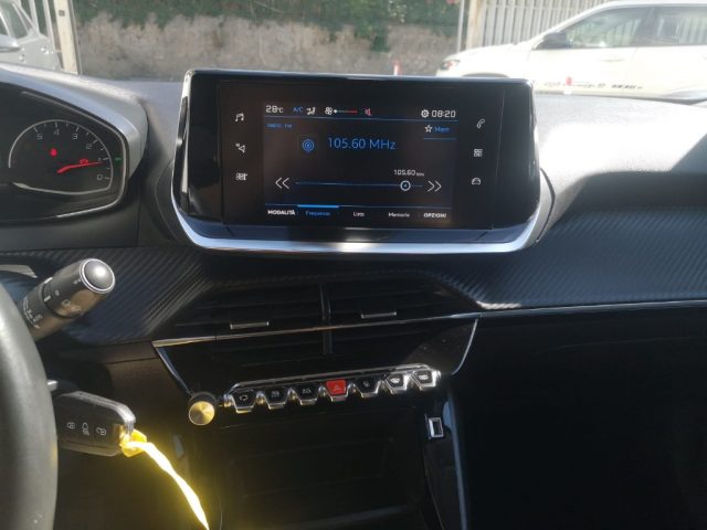 PEUGEOT 2008 usata, con Vetri oscurati