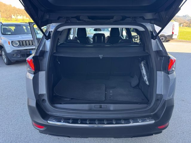 PEUGEOT 5008 usata, con Controllo elettronico della corsia