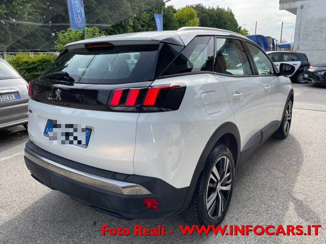 PEUGEOT 3008 usata, con Airbag