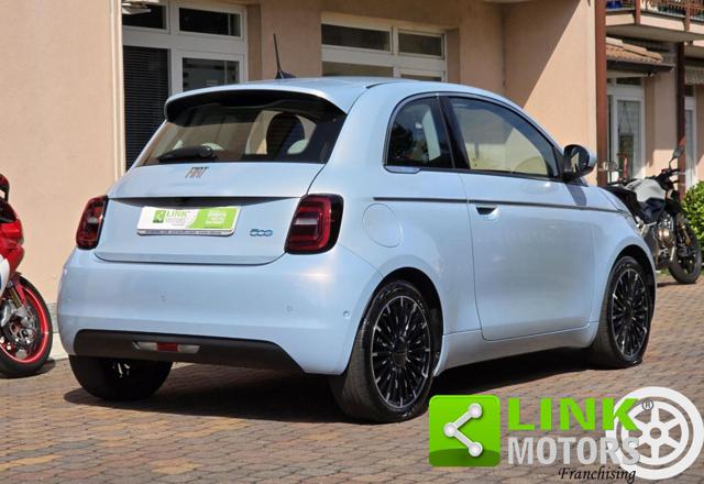 FIAT 500e usata, con Sensori di parcheggio posteriori