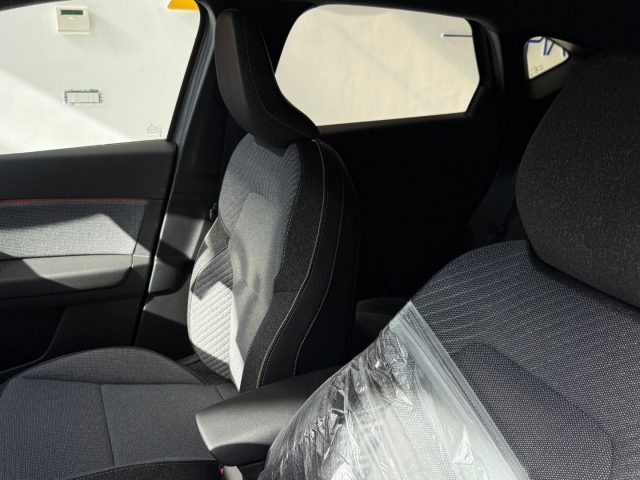 RENAULT Captur usata, con Autoradio digitale