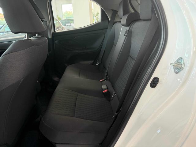 TOYOTA Yaris usata, con Bracciolo