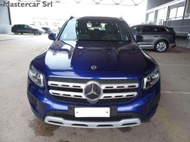 MERCEDES-BENZ GLB 200 usata, con Fari LED
