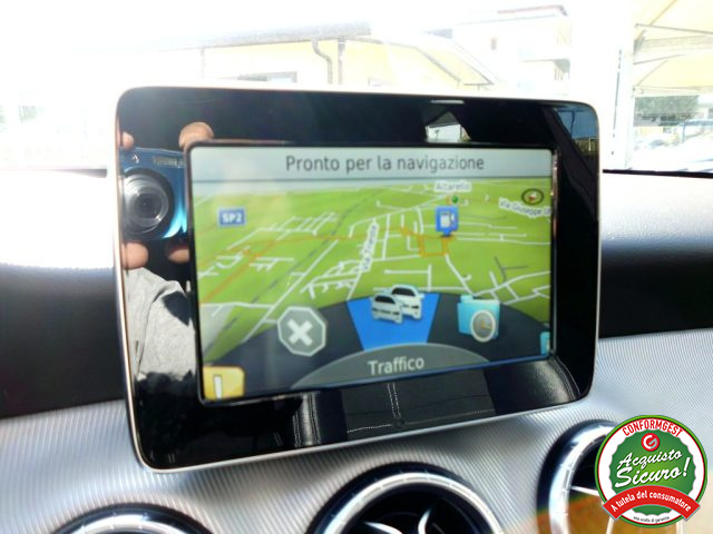 MERCEDES-BENZ CLA 200 usata, con Volante in pelle