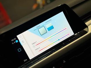 VOLKSWAGEN Golf usata, con USB