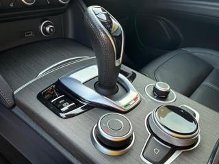 ALFA ROMEO Stelvio usata, con Volante in pelle