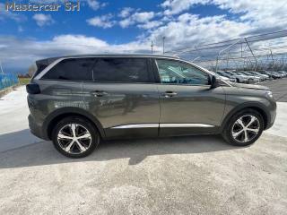 PEUGEOT 5008 usata, con Autoradio