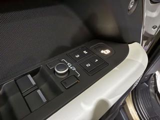 LAND ROVER Defender usata, con Climatizzatore