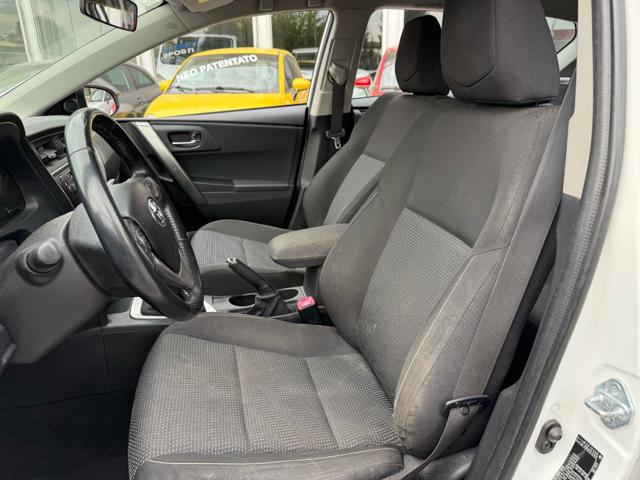 TOYOTA Auris usata, con Cerchi in lega