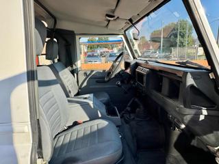 LAND ROVER Defender usata, con Gancio traino