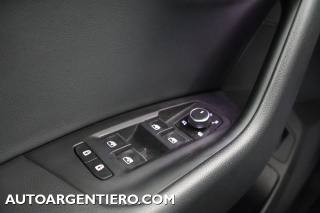 VOLKSWAGEN Touareg usata, con Portellone posteriore elettrico