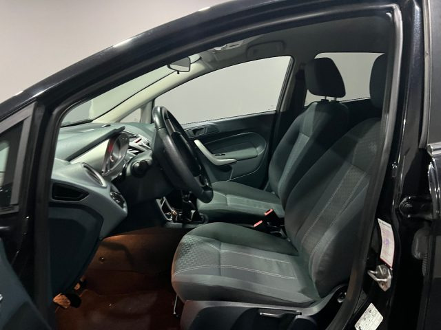 FORD Fiesta usata, con Autoradio