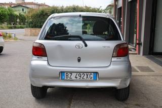 TOYOTA Yaris usata 42