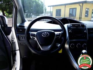 TOYOTA Verso usata, con Hill holder
