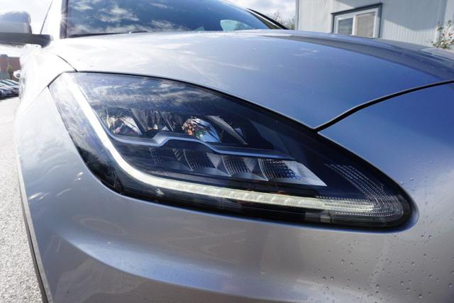 JAGUAR E-Pace usata, con Leve al volante