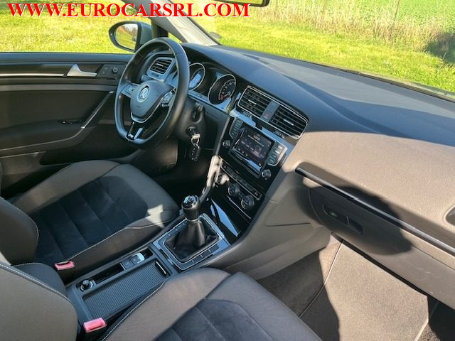 VOLKSWAGEN Golf usata, con Airbag testa