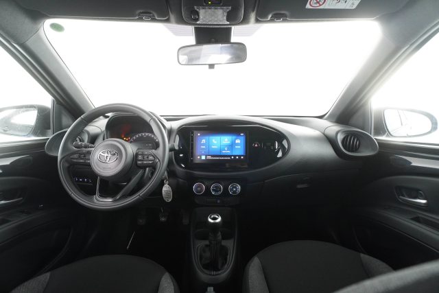 TOYOTA Aygo X usata 9