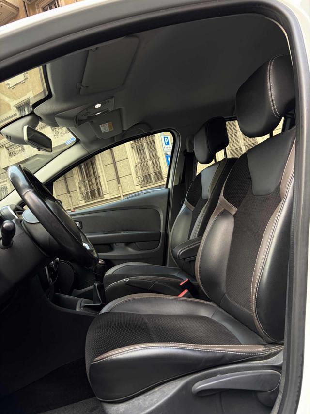 RENAULT Clio usata, con Autoradio