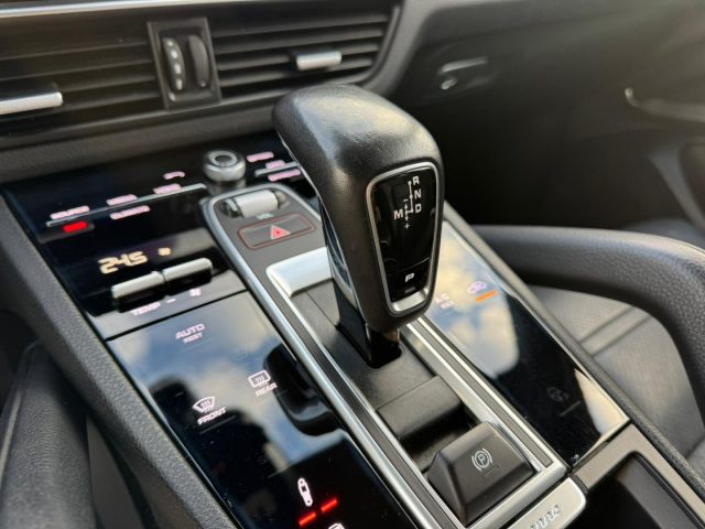 PORSCHE Cayenne usata, con Servosterzo