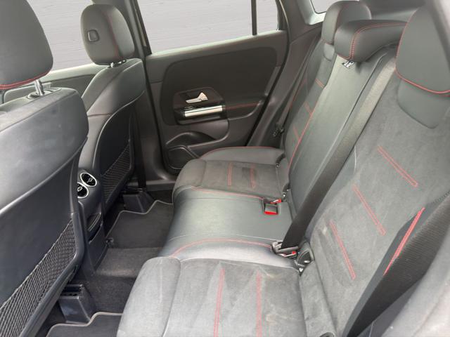 MERCEDES-BENZ GLA 250 usata, con Controllo automatico clima