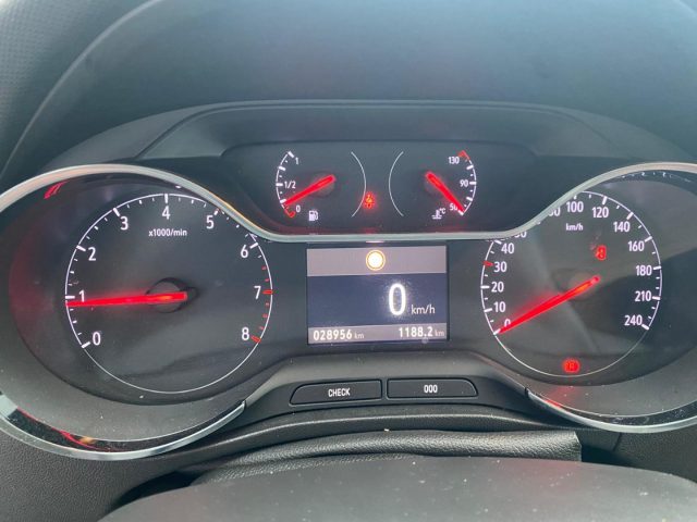 OPEL Crossland usata, con Controllo automatico clima