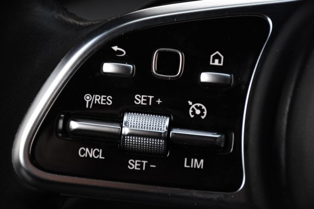 MERCEDES-BENZ GLC 300 usata, con USB