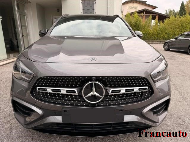 MERCEDES-BENZ GLA 200 usata, con Airbag