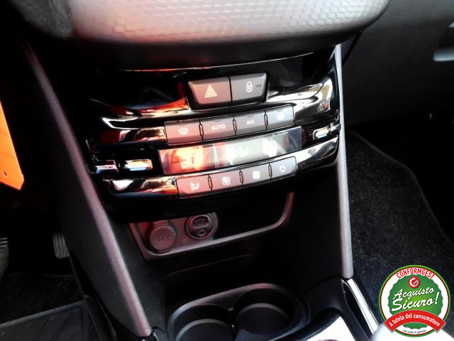 PEUGEOT 2008 usata, con USB